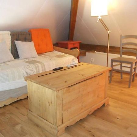 Les Pins - Maison Avec Parking Ferme Et Jardin Commun Au Calme Saint-Prix  Экстерьер фото