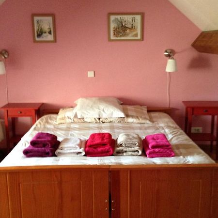 Les Pins - Maison Avec Parking Ferme Et Jardin Commun Au Calme Saint-Prix  Экстерьер фото